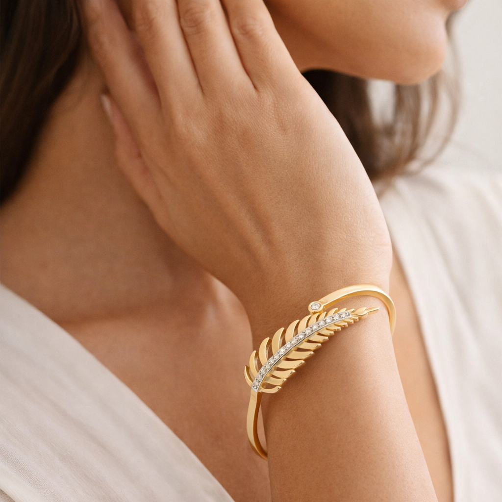 Anti-tarnish leaf design bracelet worn on wrist for daily wear